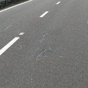 道路面のクラックイメージ画像